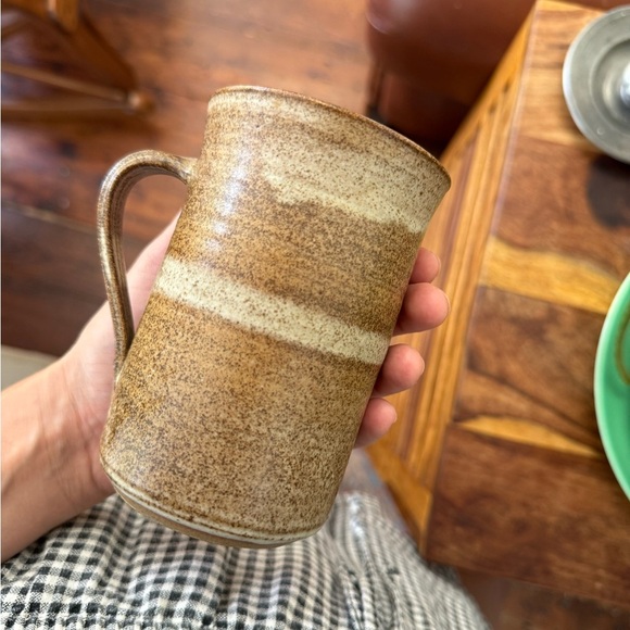 Handcrafted Canterbury Pottery Mug Becket - Picture 6 of 9